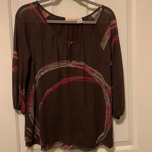 DKNY Brown Semi Sheer 3/4 Length Sleeve Top. Romeo/Juliet Speech Printed. Large